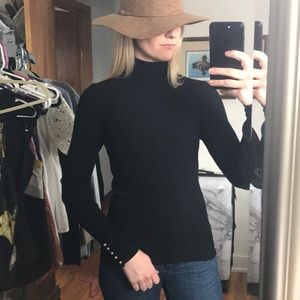 Super soft ribbed long sleeve w gold sleeve detail